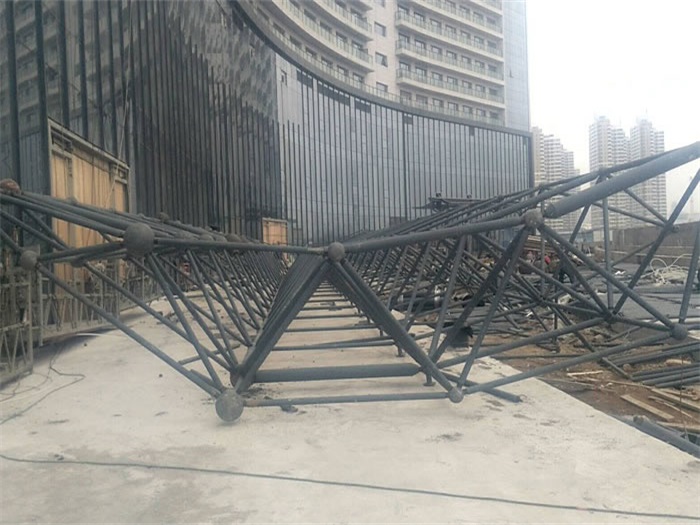铁力万豪酒店雨棚网架